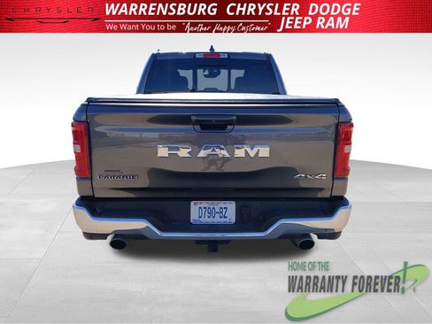 Used 2025 RAM 1500 Laramie AWD/4WD image 5