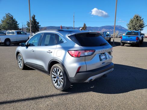 Used 2022 Ford Escape Titanium w/ Class II Trailer Tow Package image 11