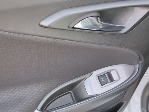 Used 2024 Chevrolet Malibu LT FWD image 14