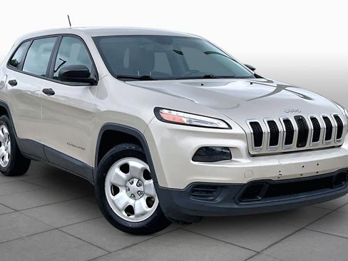 Used 2015 Jeep Cherokee Sport FWD image 3