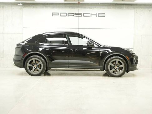 New 2026 Porsche Macan 4 Electric AWD/4WD image 8