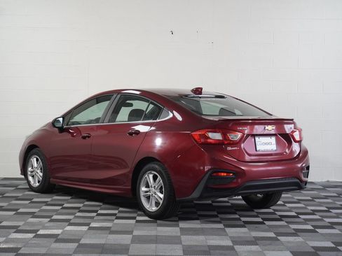Used 2017 Chevrolet Cruze LT w/ Sun And Sound Package FWD image 3