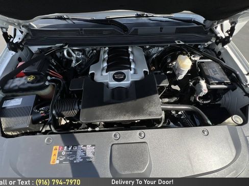 Used 2017 Cadillac Escalade Platinum AWD/4WD image 14