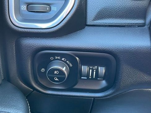 Used 2025 RAM 2500 Laramie image 29