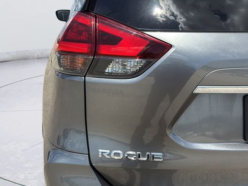 Used 2019 Nissan Rogue SV AWD/4WD image 38