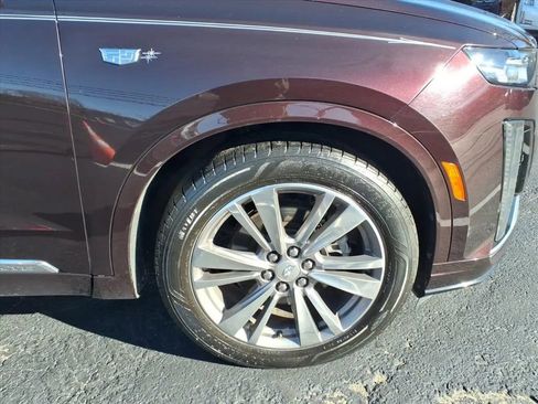 Used 2021 Cadillac XT6 Premium Luxury image 9