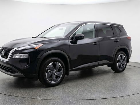 Used 2025 Nissan Rogue SV AWD/4WD image 3