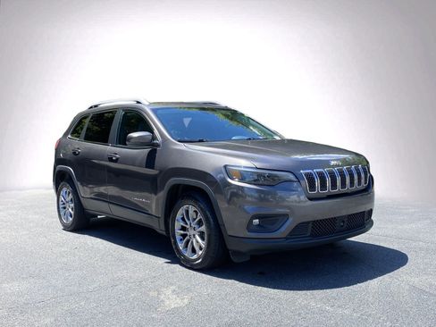 Used 2021 Jeep Cherokee Latitude Plus w/ Sun & Sound Group FWD image 2