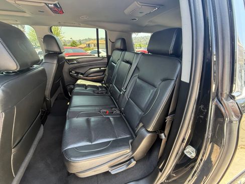 Used 2020 Chevrolet Suburban Premier image 13