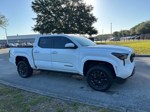 Used 2026 Toyota Tacoma SR5 AWD/4WD image 7