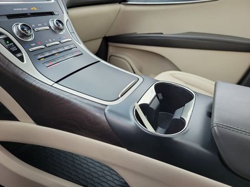 Certified 2019 Lincoln Nautilus Select image 29