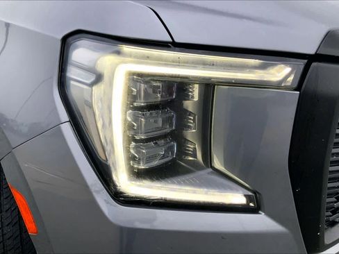 Used 2021 GMC Yukon XL Denali image 26