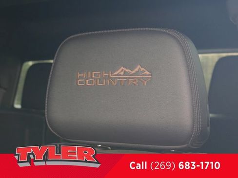 Used 2024 Chevrolet Silverado 2500 High Country w/ High Country Premium Package AWD/4WD image 36