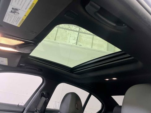 Used 2019 BMW 330i xDrive Sedan w/ Convenience Package image 16