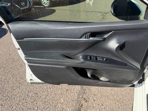 Used 2018 Toyota Camry SE image 15