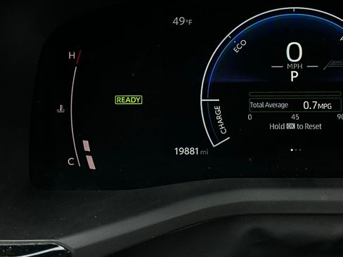 Used 2025 Toyota Camry SE image 38