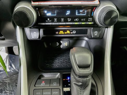 Certified 2025 Toyota RAV4 LE FWD image 22