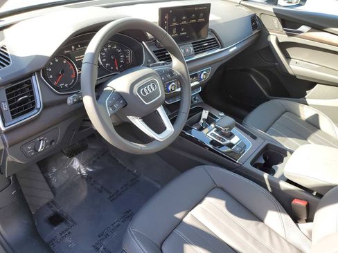 Certified 2023 Audi Q5 2.0T Premium w/ Convenience Package image 2