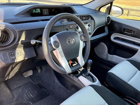 Used 2013 Toyota Prius C Two image 12