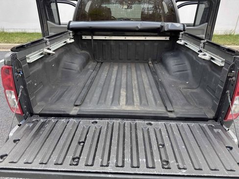 Used 2011 Nissan Frontier SV w/ SV Premium Utility Pkg image 23