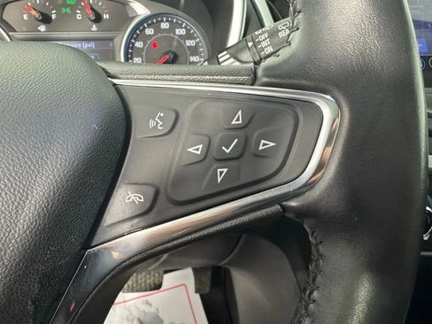 Used 2021 Chevrolet Equinox LT AWD/4WD image 16