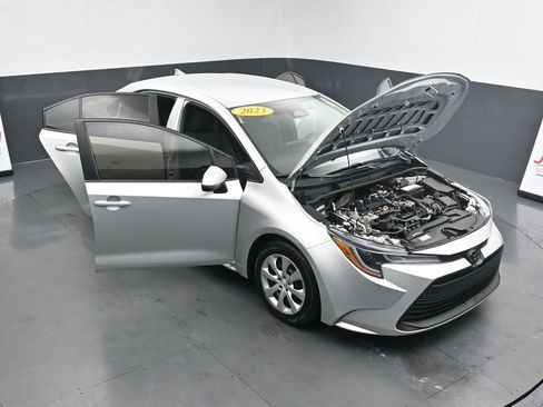 Used 2023 Toyota Corolla LE image 39
