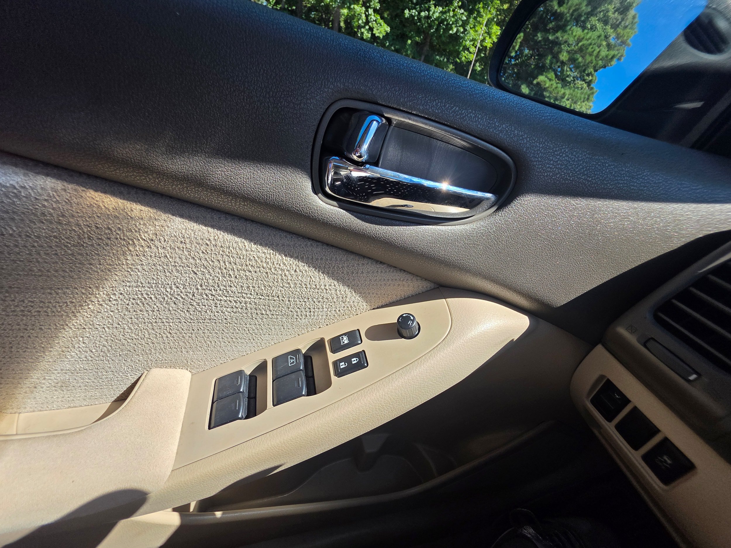 Used 2011 Nissan Altima 2.5 S w/ Special Edition Pkg FWD image 16