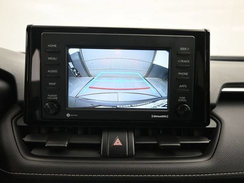Used 2021 Toyota RAV4 LE FWD image 17