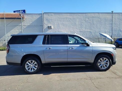 Used 2024 Chevrolet Suburban Premier RWD image 9