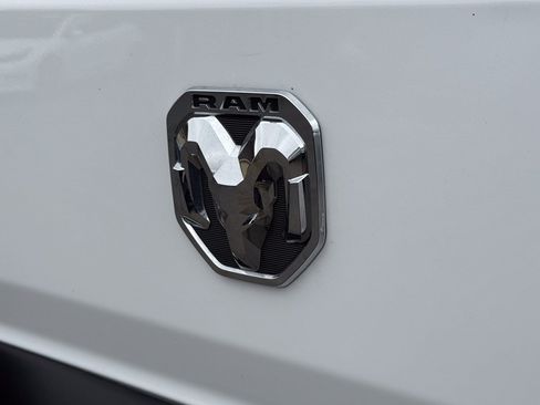 Used 2024 RAM ProMaster 2500 w/ Convenience Group FWD image 13