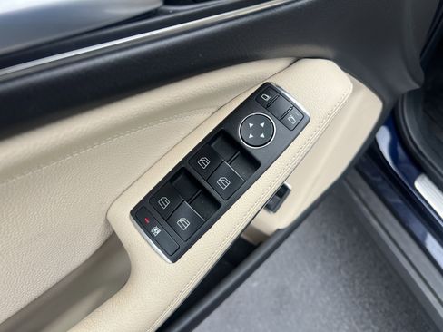 Certified 2019 Mercedes-Benz GLA 250 4MATIC image 15