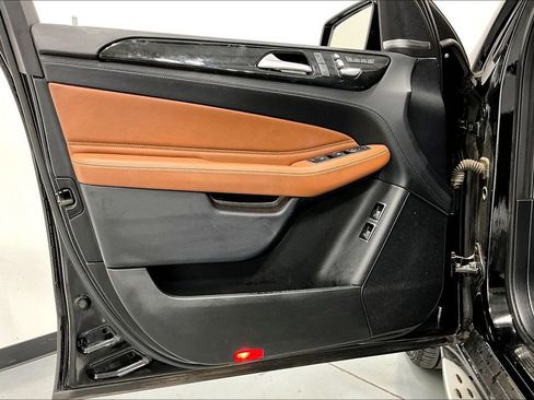 Used 2017 Mercedes-Benz GLS 450 4MATIC image 21