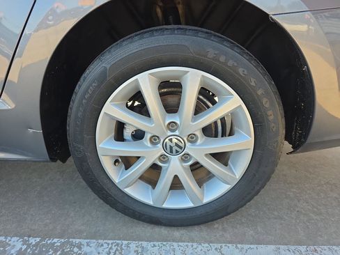 Used 2015 Volkswagen Jetta SE FWD image 28