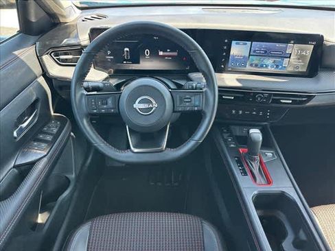 Used 2025 Nissan Kicks SR FWD image 10