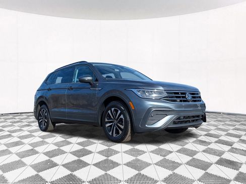 Used 2024 Volkswagen Tiguan S image 11