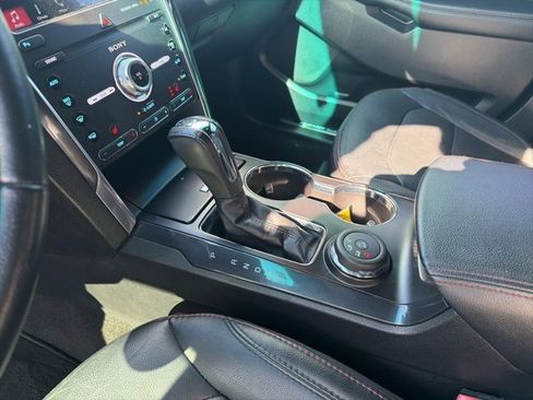 Used 2019 Ford Explorer Sport image 10