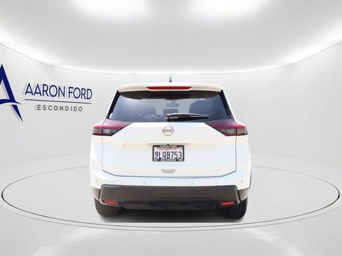 Used 2024 Nissan Rogue S FWD image 5