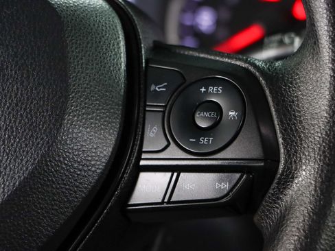 Used 2022 Toyota RAV4 XLE image 14