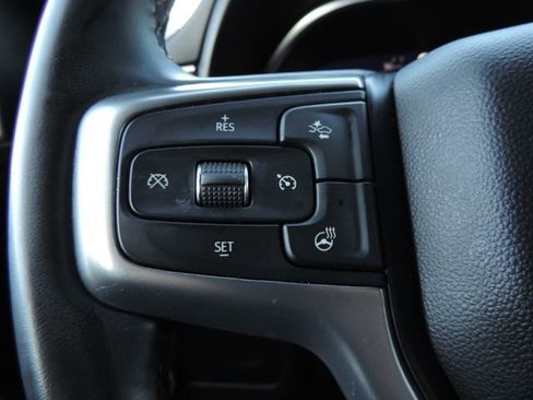 Used 2023 Chevrolet Suburban Premier image 31