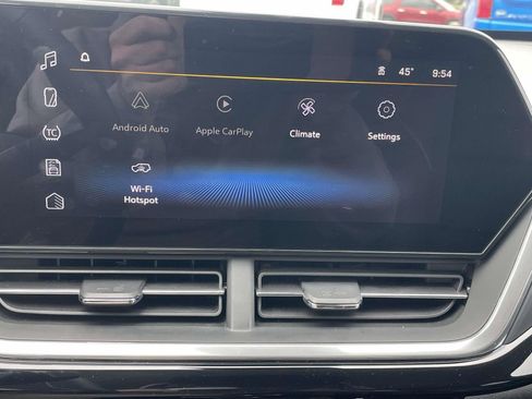 Used 2024 Chevrolet Trax ACTIV w/ Driver Confidence Package image 19