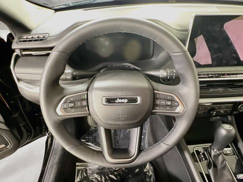 Used 2023 Jeep Compass High Altitude w/ Driver Assist Group I AWD/4WD image 11
