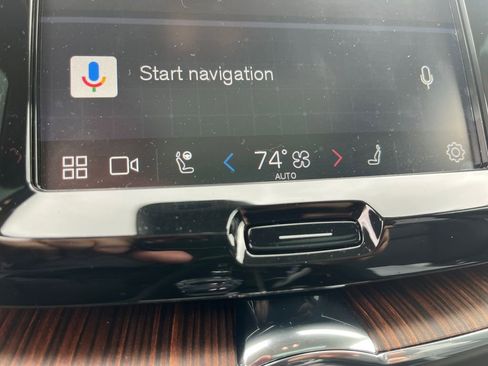 Used 2024 Volvo XC60 T8 Ultimate image 23