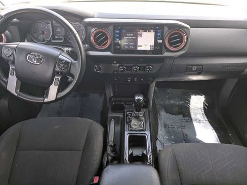 Used 2019 Toyota Tacoma TRD Sport image 13