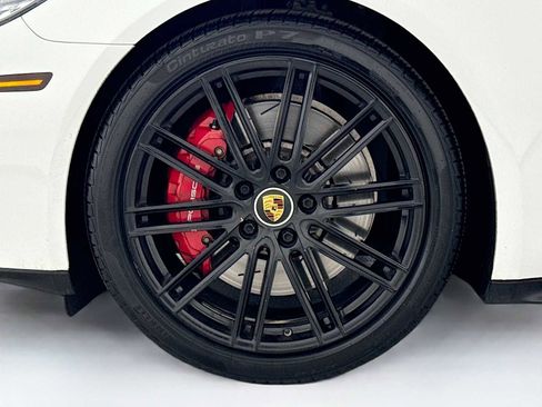 Used 2022 Porsche Panamera GTS image 33