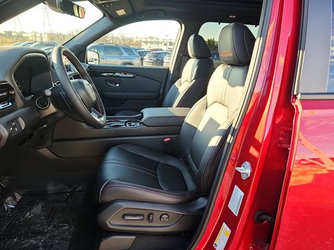 New 2025 Honda Pilot TrailSport image 9