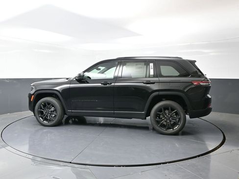 New 2025 Jeep Grand Cherokee Limited image 11