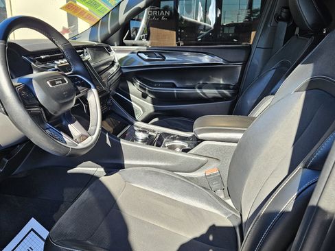 Used 2022 Jeep Grand Cherokee L Laredo AWD/4WD image 9