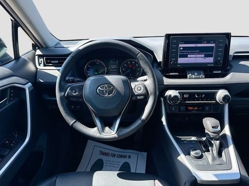 Used 2021 Toyota RAV4 XLE Premium AWD/4WD image 29