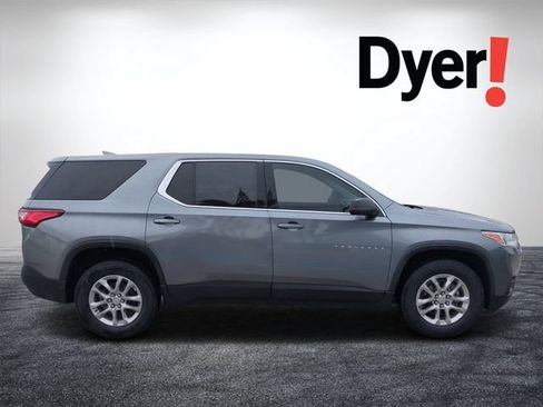 Used 2021 Chevrolet Traverse LS FWD image 2