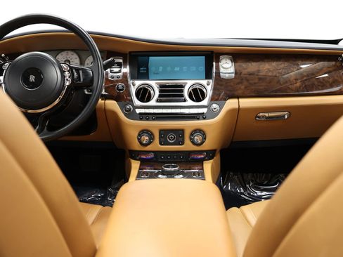 Used 2016 Rolls-Royce Ghost image 26